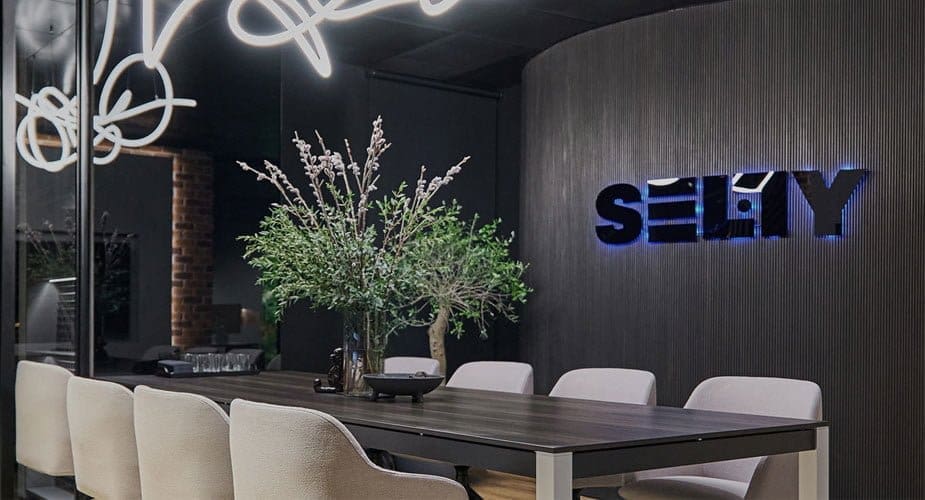 Cum arată Biroul lui SELLY